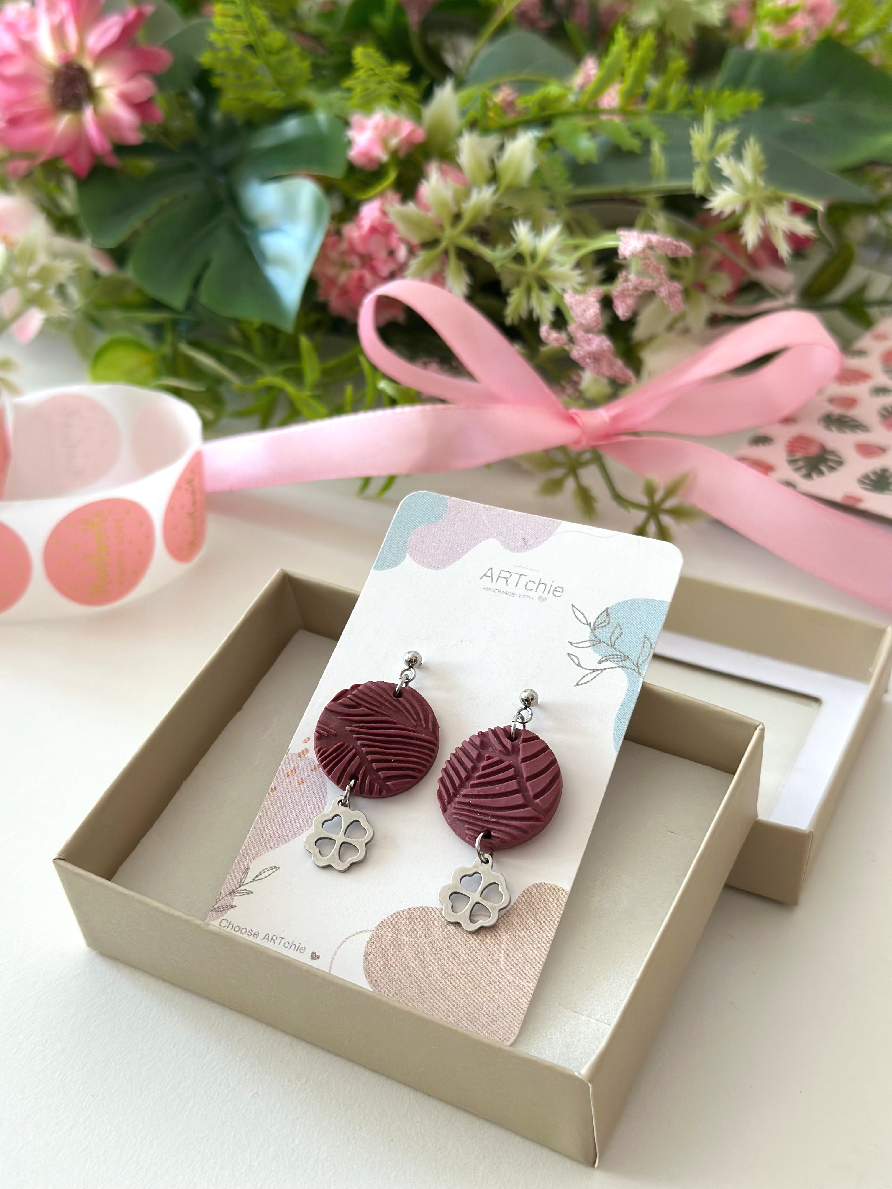 Burgundy Clover